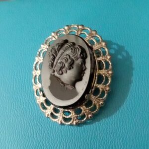 VTG Black Cameo Brooch